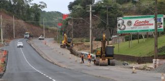 Duplicação da rua Tancredo Neves em Concórdia recebe primeiras camadas de asfalto