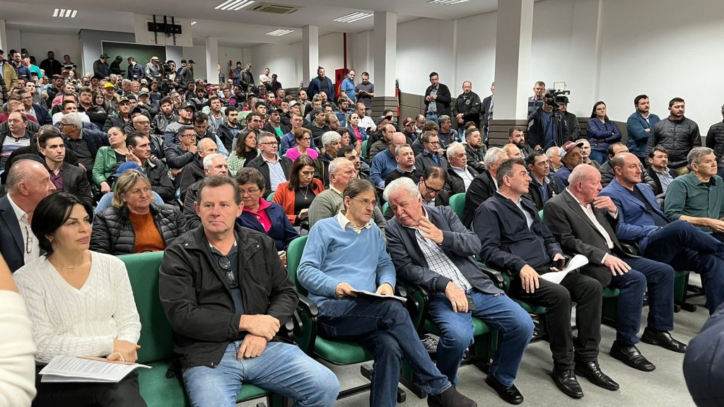 Audiência Pública reúne deputados, lideranças e produtores de leite em Seara