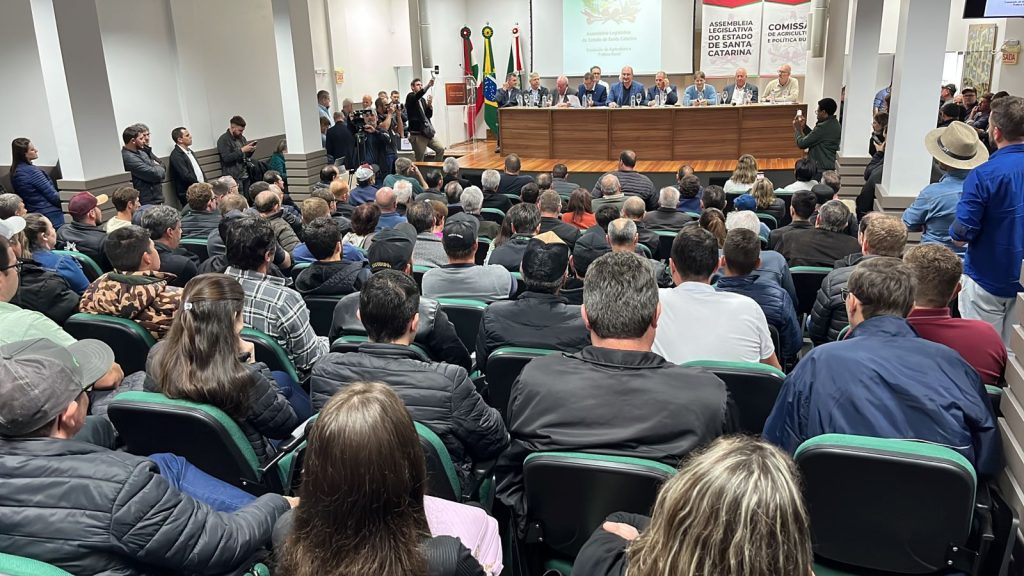 Audiência Pública reúne deputados, lideranças e produtores de leite em Seara