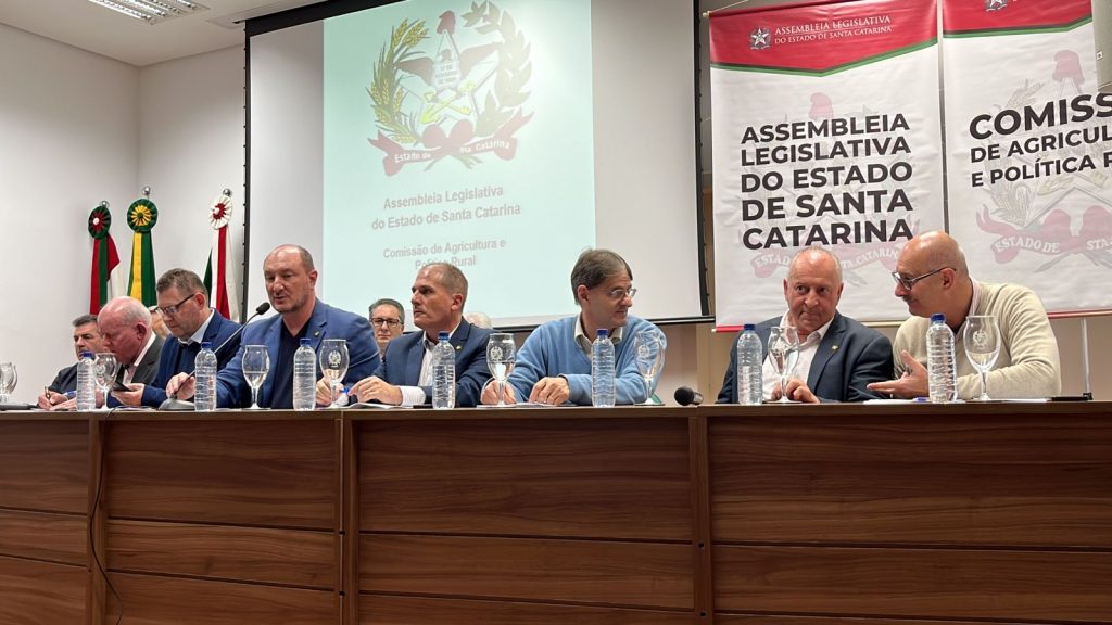 Audiência Pública reúne deputados, lideranças e produtores de leite em Seara