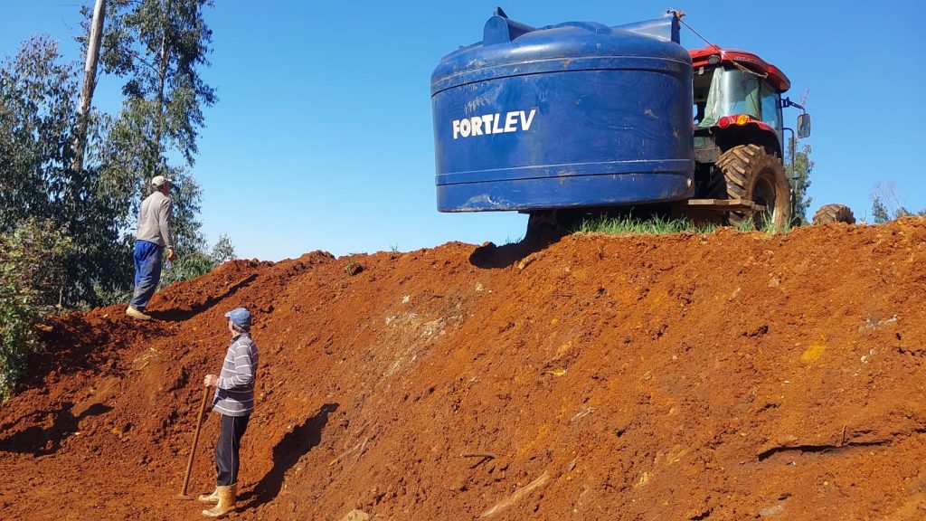 Rede coletiva de distribuição de água é instalada em linha Forquilha