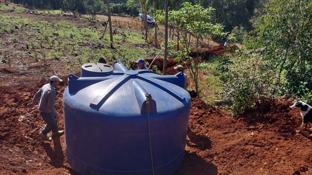 Rede coletiva de distribuição de água é instalada em linha Forquilha