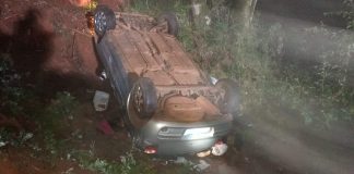 Veículo capota na SC-283 em Arvoredo