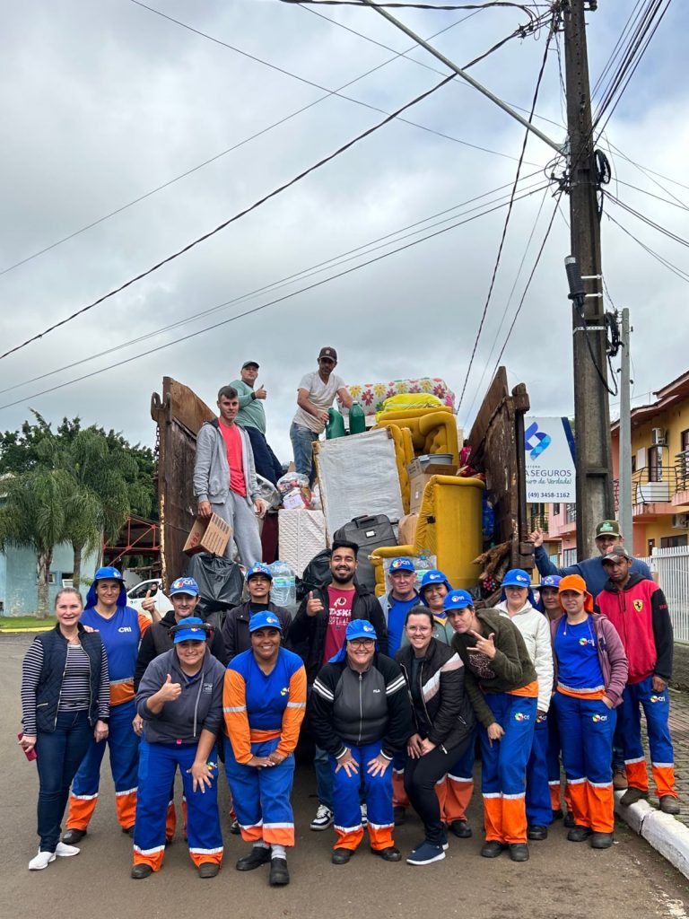 Itá envia caminhão com mantimentos e outros ao RS