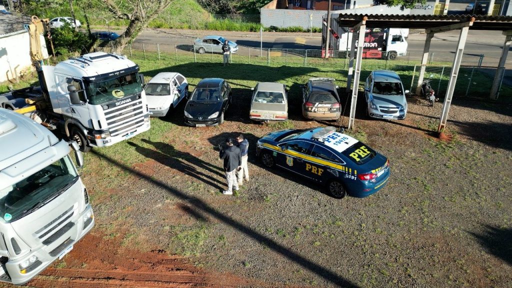 Caminhão é flagrado com peças de veículos roubados em Chapecó
