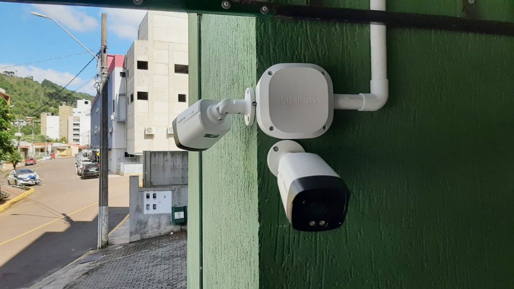 Câmeras de videomonitoramento são instaladas em espaços públicos de Seara