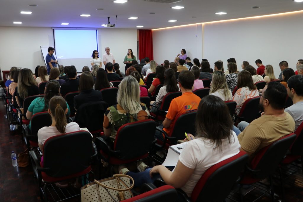 Servidores participam de nova etapa da capacitação sobre nova lei de Licitações em Concórdia