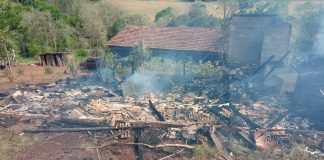 Incêndio consome residência em São José do Cedro