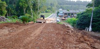 Nova ponte que liga o Bairro Nicolau Petry à linha Capitão, em Arabutã, já está liberada para o tráfego