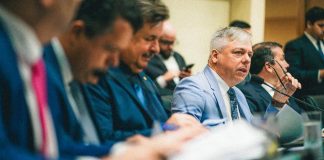 Aprovada na Comissão de Justiça, proposta que revoga desconto de 14% de aposentados do Estado avança na Alesc