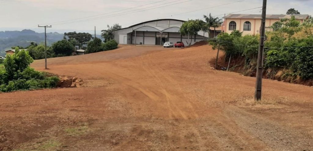 Concluídas melhorias no pátio do Centro Comunitário de Santa Lúcia