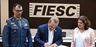 Descomplica CBMSC: governador assina decreto que simplifica atividade de segurança contra incêndios