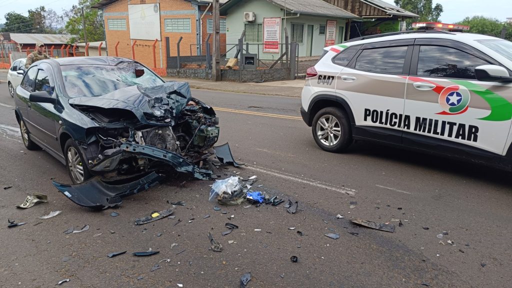Colisão frontal entre carro e moto é registrada em Concórdia