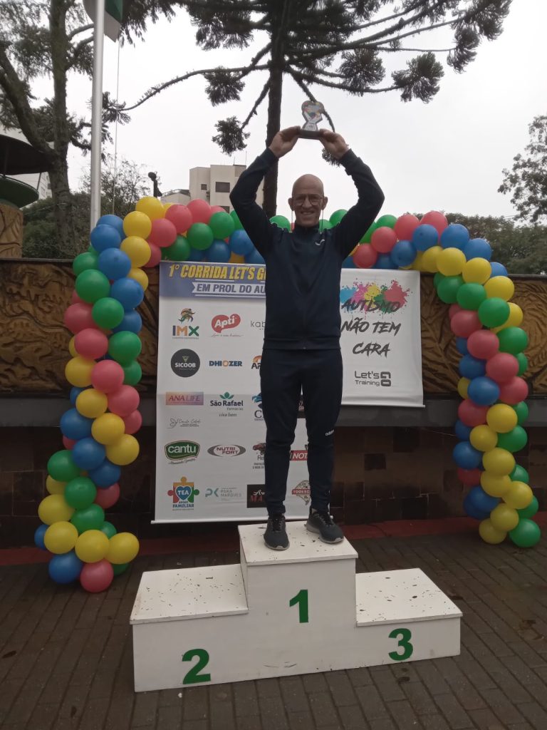 Neudi Becker tem mês com várias competições