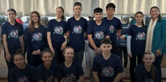 Alunos das oficinas culturais de Xavantina recebem novas camisetas