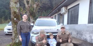 Polícia Militar de Lindóia do Sul recebe visita de criança