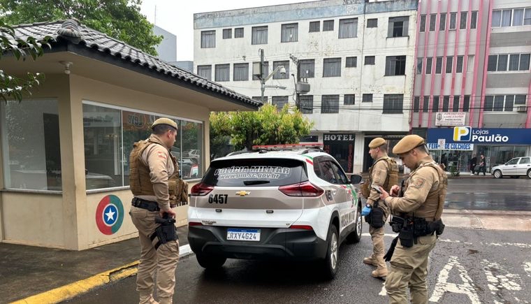 PM prende homem suspeito de agredir idosa em São Miguel do Oeste