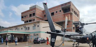 Criança de três anos é atingida na cabeça por retroescavadeira em Maravilha