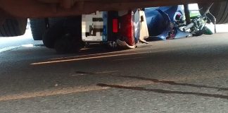 Motociclista fica gravemente ferido em colisão contra caminhão em São Miguel do Oeste