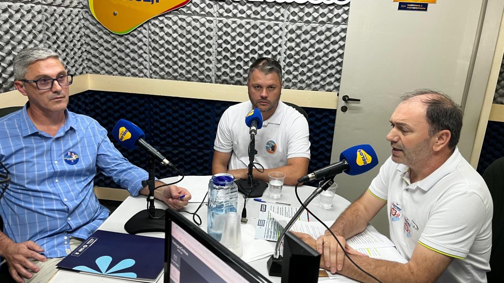 Candidatos a prefeito de Itá participam de debate neste momento na Belos FM