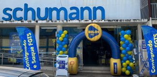 Schumann completa 27 anos de atuação