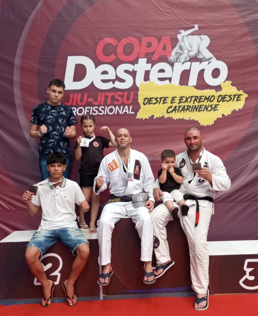 Atletas do Jiu-Jitsu de Seara se destacam na Copa Desterro em Chapecó