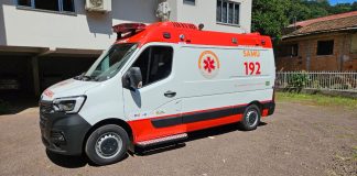 Seara recebe nova ambulância para o SAMU