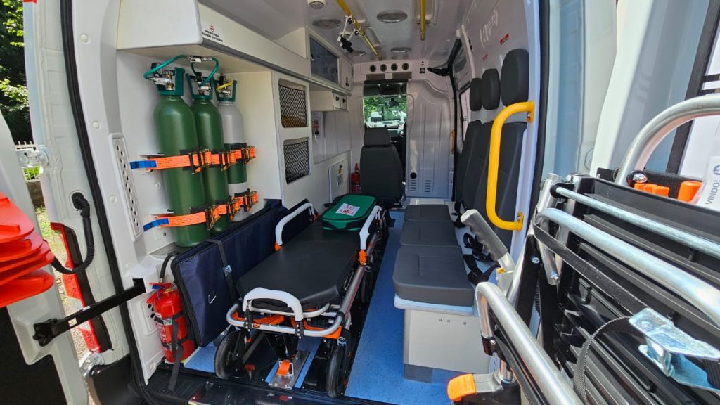 Seara recebe nova ambulância para o SAMU