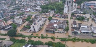 Chuva intensa em SC causa alagamentos e inundações em diversas regiões