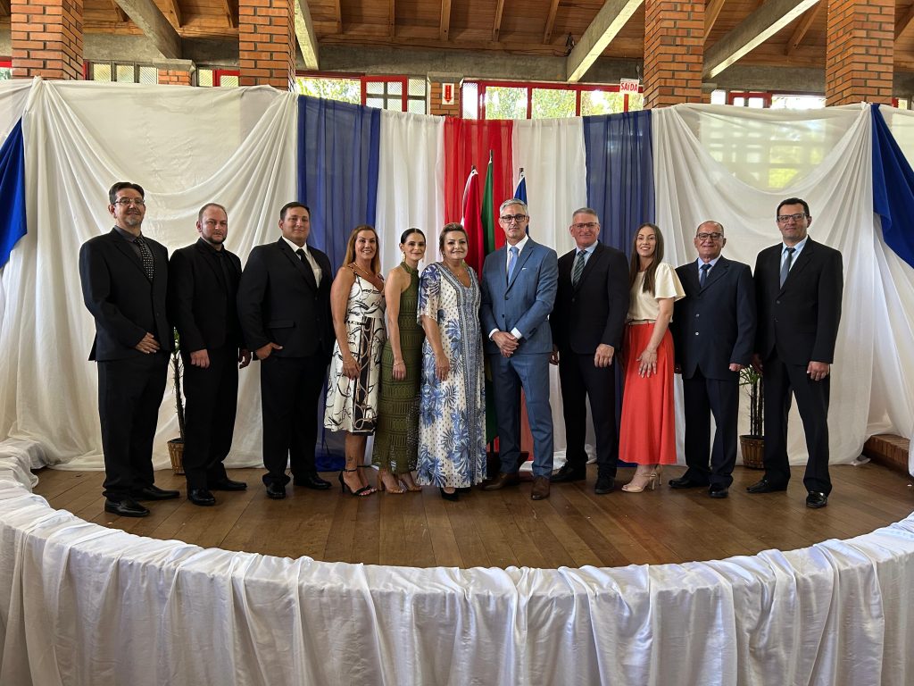 Clemor Battisti reeelito Itá