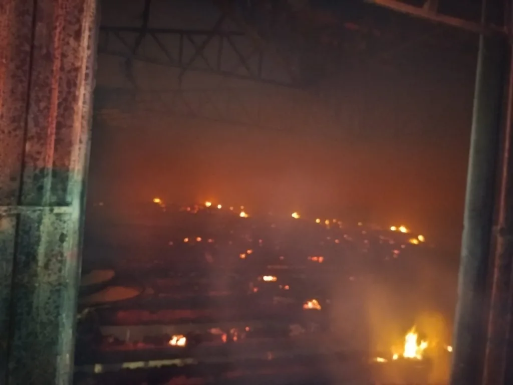 Salão é destruído por incêndio em Palma Sola
