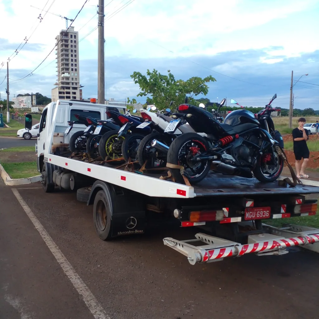 Motocicletas são recolhidas por perturbação em Chapecó
