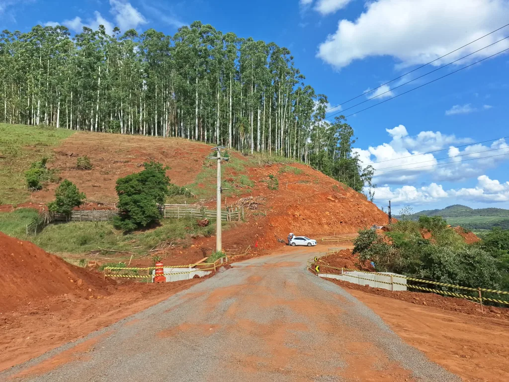 Estrada ITÁ-020 está liberada para tráfego
