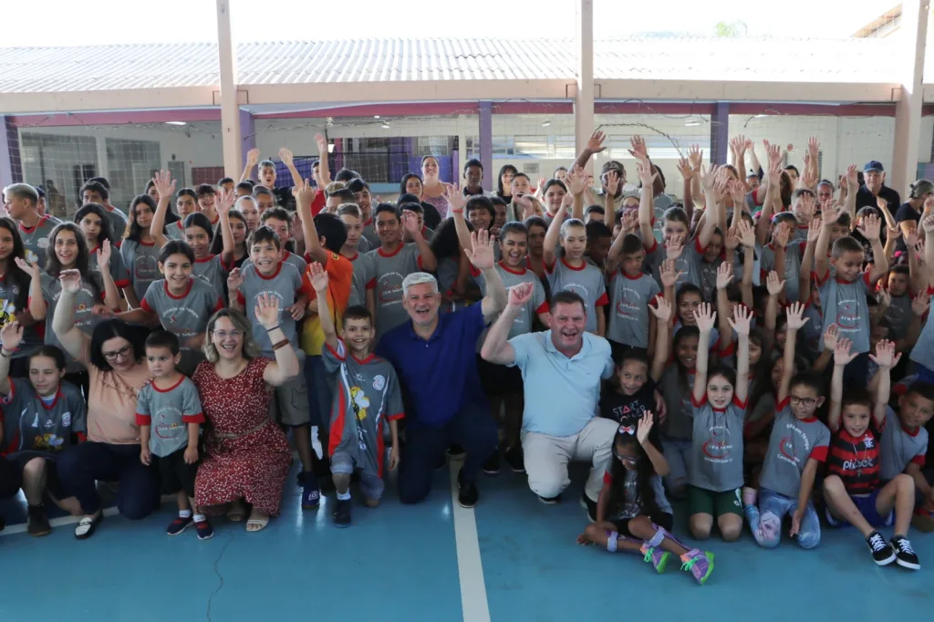 Escola Santa Rita recebeu ato de abertura do ano letivo 2025 em Concórdia