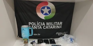 PM prende dois homens e apreende adolescente por tráfico de drogas em Concórdia