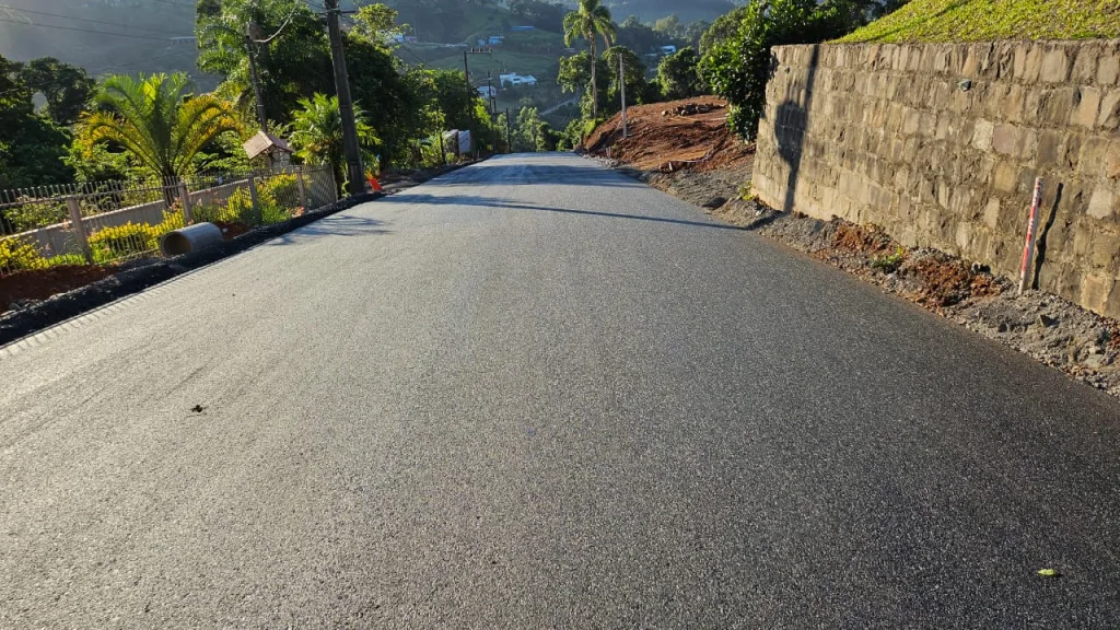 Concluída a pavimentação de parte da rua João Garghetti