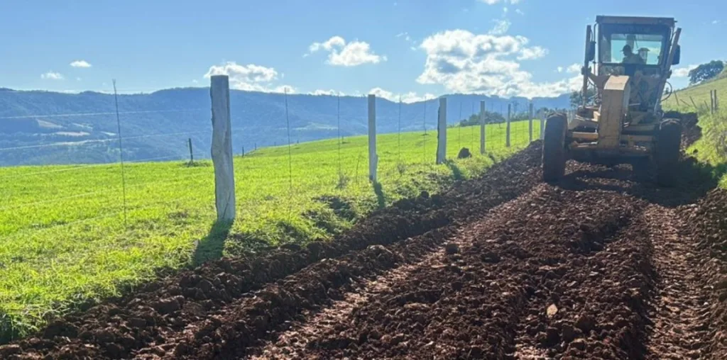 Estrada entre Nova Teutônia e Barra do Saltinho recebe melhorias