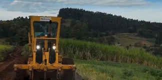 Setor de Obras de Xavantina com diversos serviços no interior