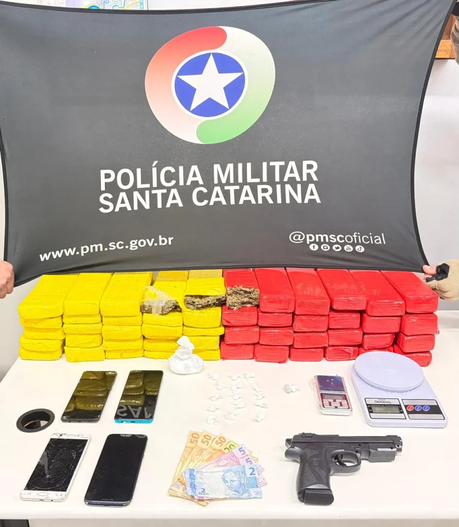 Dupla é detida com quase 30 kg de maconha em Joaçaba