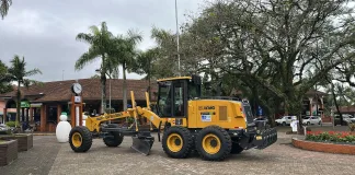 Administração de Itá adquire nova motoniveladora