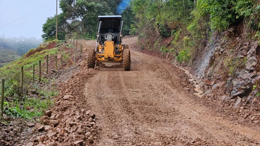 Iniciada a recuperação de estradas do interior de Seara