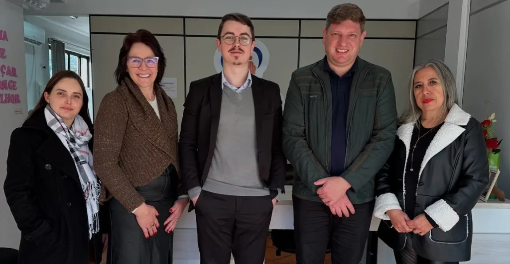 Juiz da Comarca de Seara visita Xavantina para acompanhar programa social