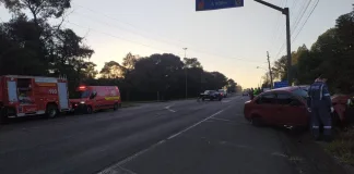 Acidente entre dois veículos é registrado na SC-283, no trevo de acesso a Arabutã