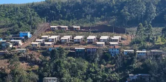 Segue a construção das casas no loteamento Morada dos Sonhos