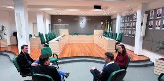 Em roteiro pela região, presidente da Acamosc visita câmaras associadas