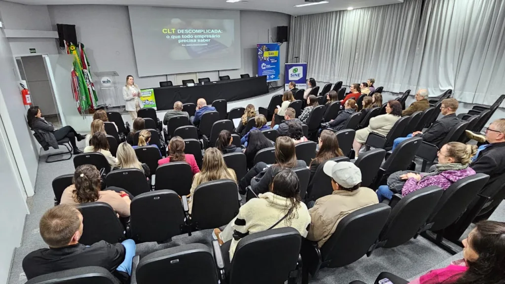 Palestra "CLT Descomplicada" reúne bom público