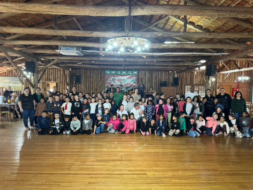 Alunos visitam CTG Seara e Pampa