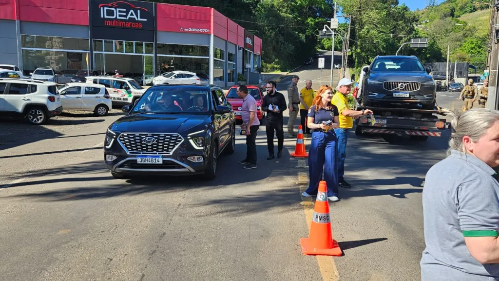 Panfletos alusivos à semana do trânsito são distribuídos em Seara