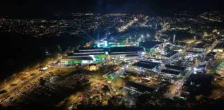 Efapi do Brasil 32,2 mil visitantes passaram pelo parque no primeiro dia da feira