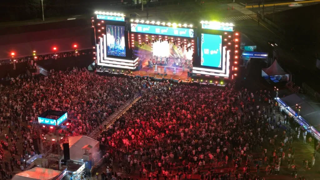 Efapi do Brasil 32,2 mil visitantes passaram pelo parque no primeiro dia da feira